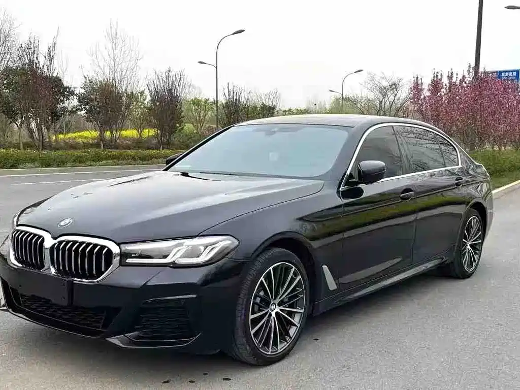 BMW 5 Series 2023 — фото 1