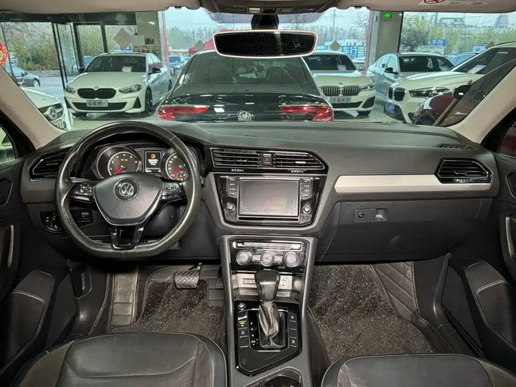 Volkswagen Tiguan L 2018 — фото 11