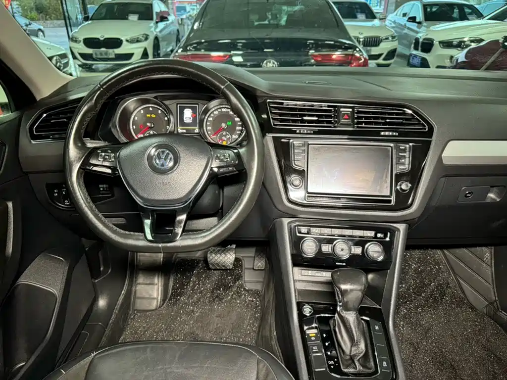 Volkswagen Tiguan L 2018 — фото 10