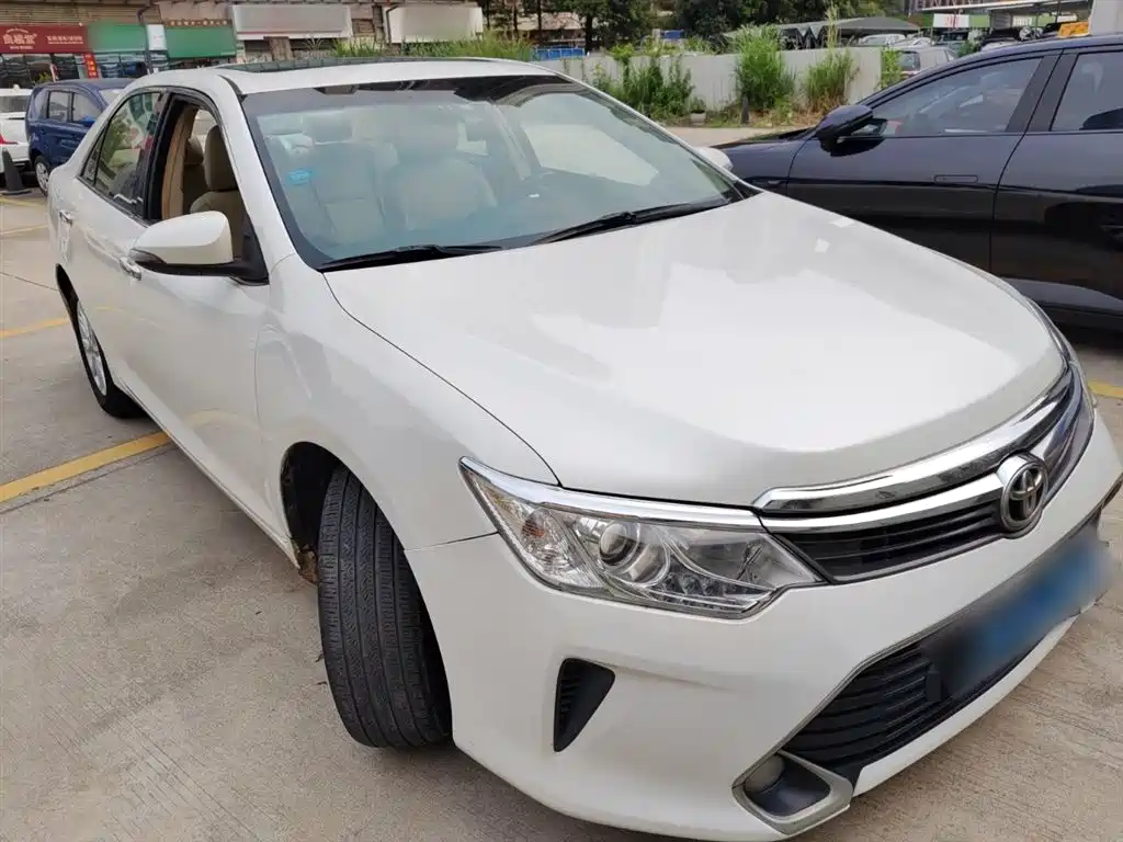 Toyota Camry 2015 — фото 22