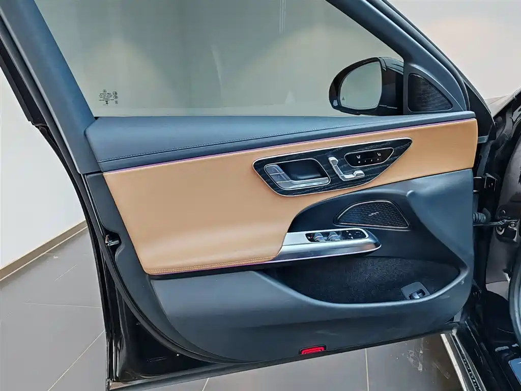 Mercedes-Benz E-Class 2024 — фото 12