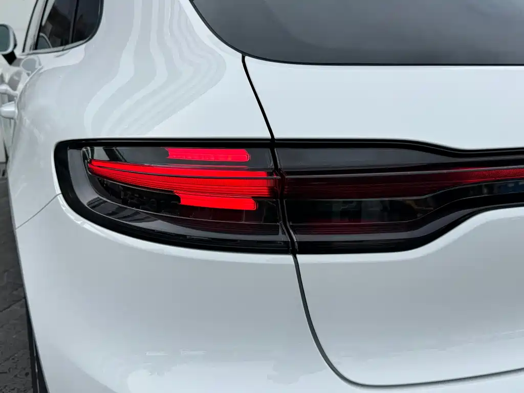 Porsche Macan 2021 — фото 21