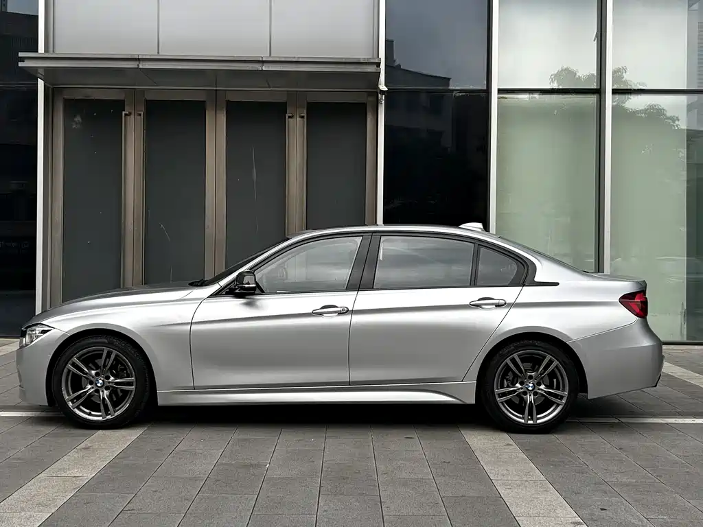 BMW 3 Series 2018 — фото 4