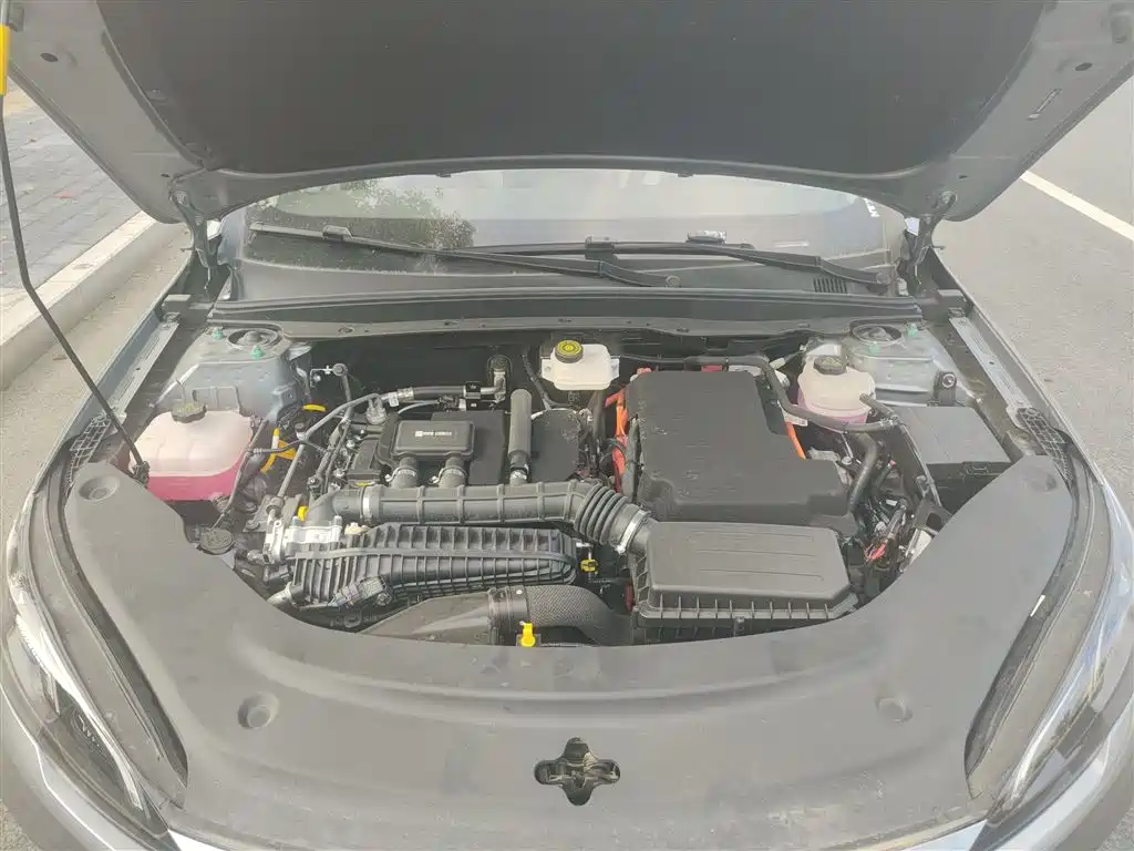 BYD Seal 05 DM-i 2025 — фото 20