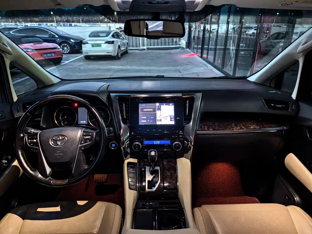 Toyota Alphard 2018 — фото 7
