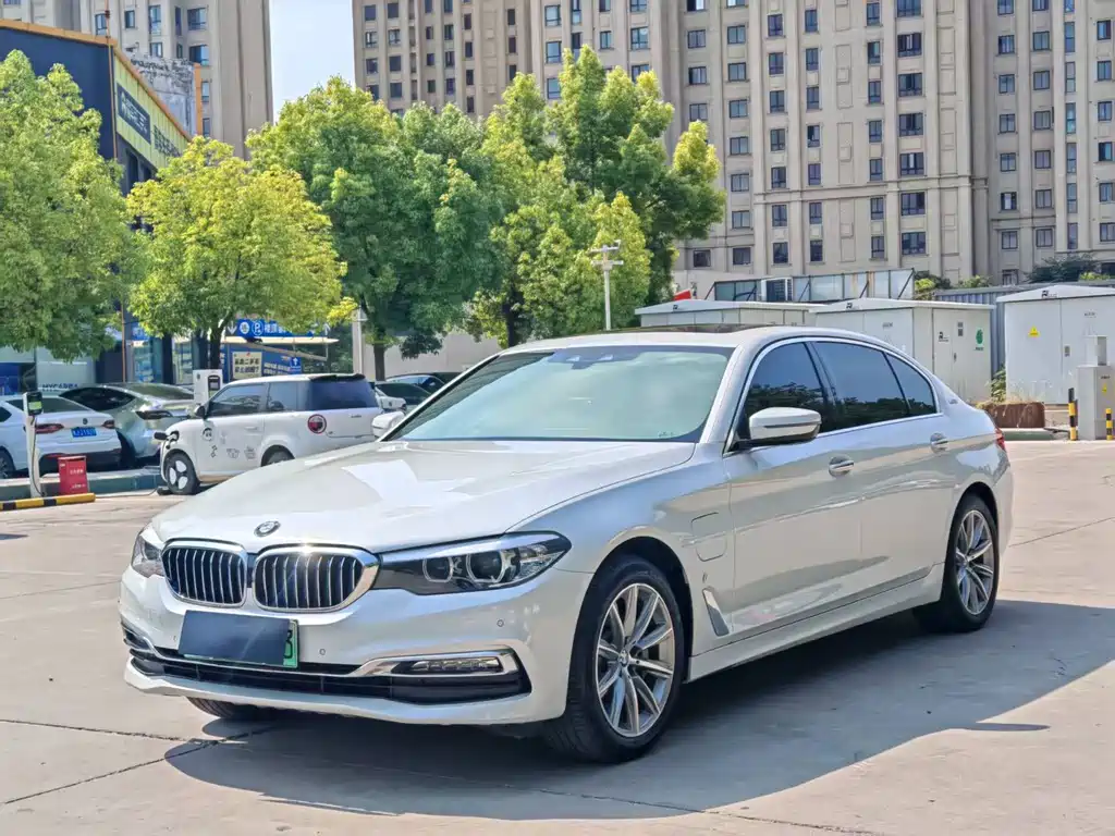 BMW 5 Series New Energy 2018 — фото 1