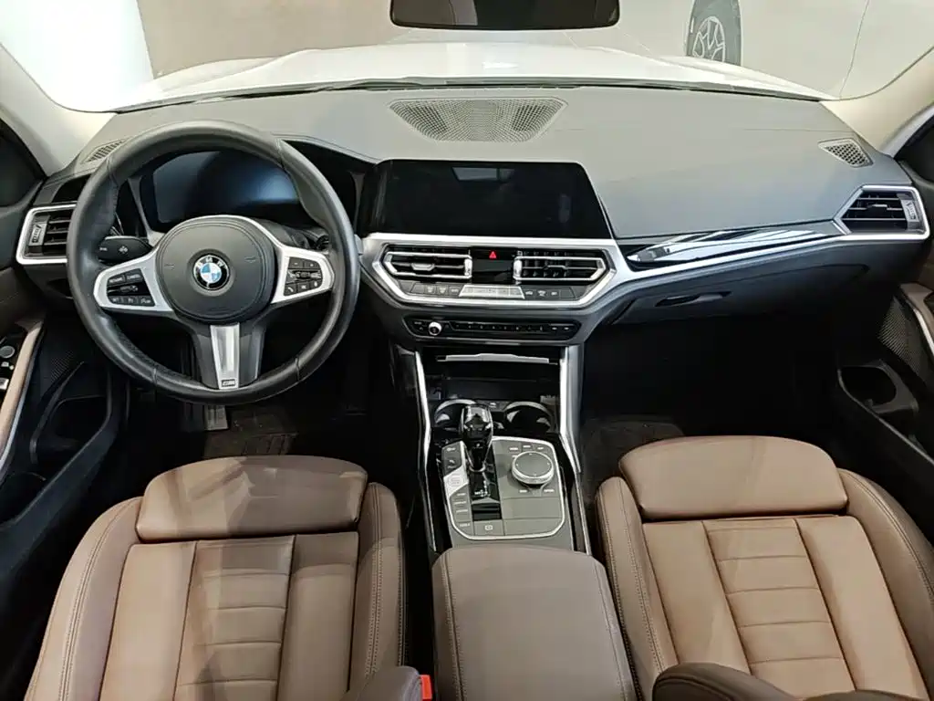 BMW 3 Series 2021 — фото 16