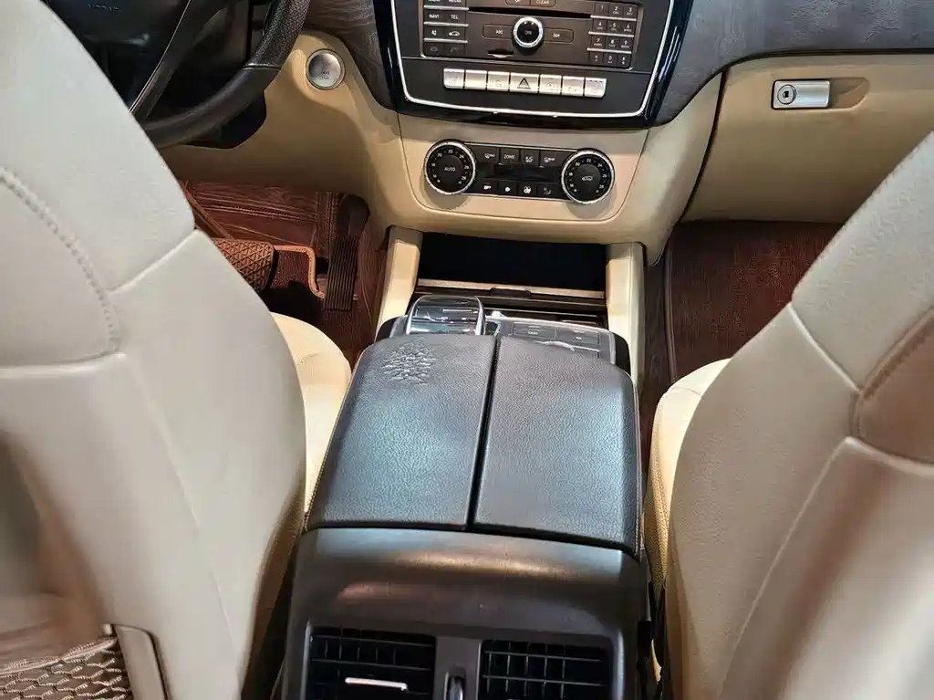 Mercedes-Benz GLE 2016 — фото 16