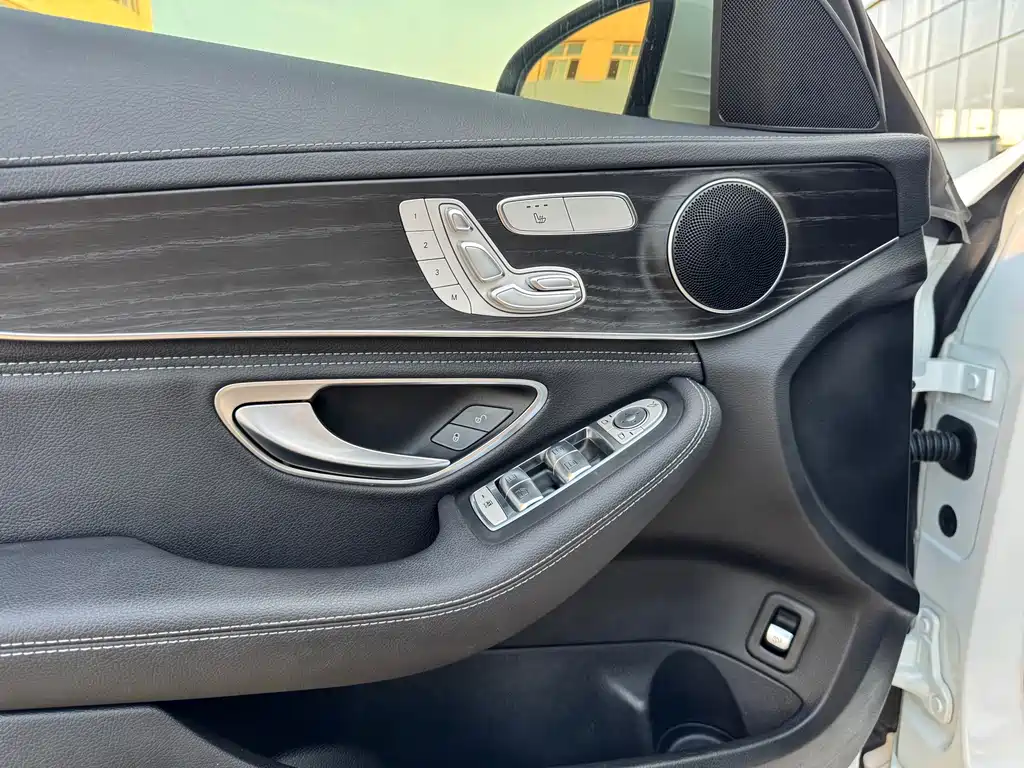Mercedes-Benz C-Class 2020 — фото 11