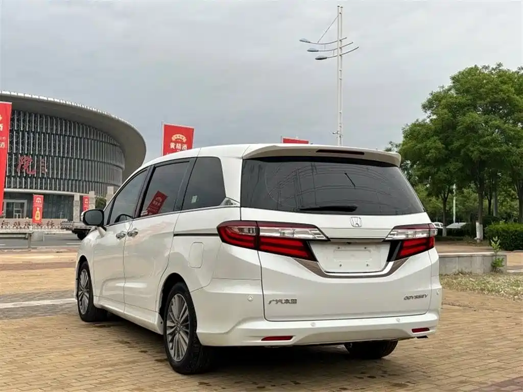 Honda Odyssey 2018 — фото 6