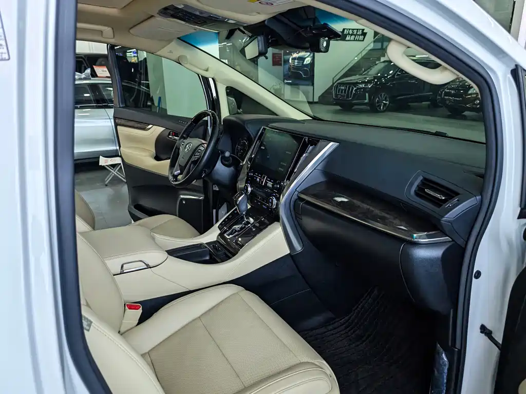 Toyota Vellfire 2021 — фото 14