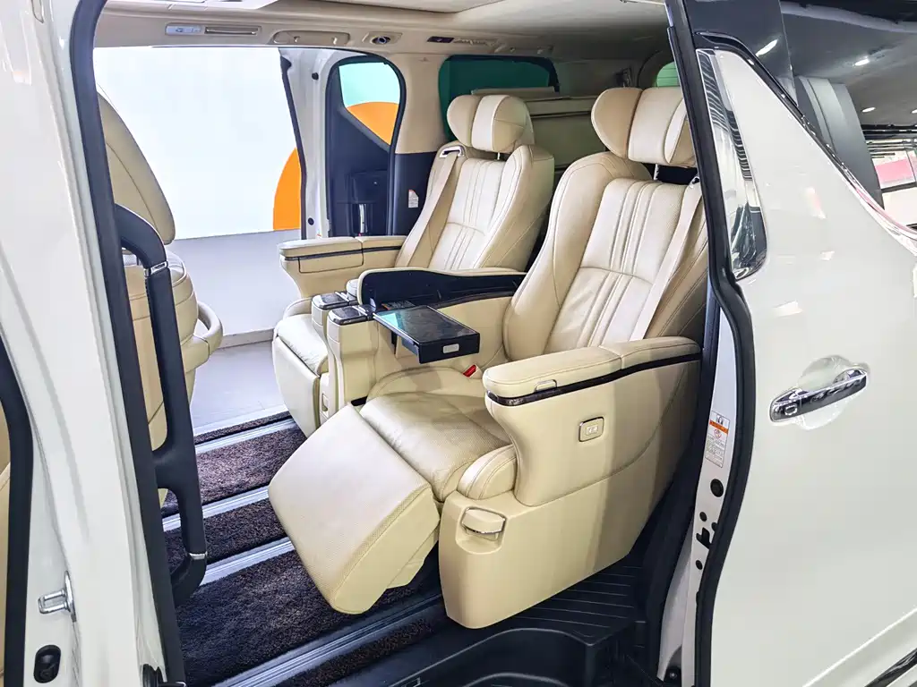 Toyota Vellfire 2021 — фото 16