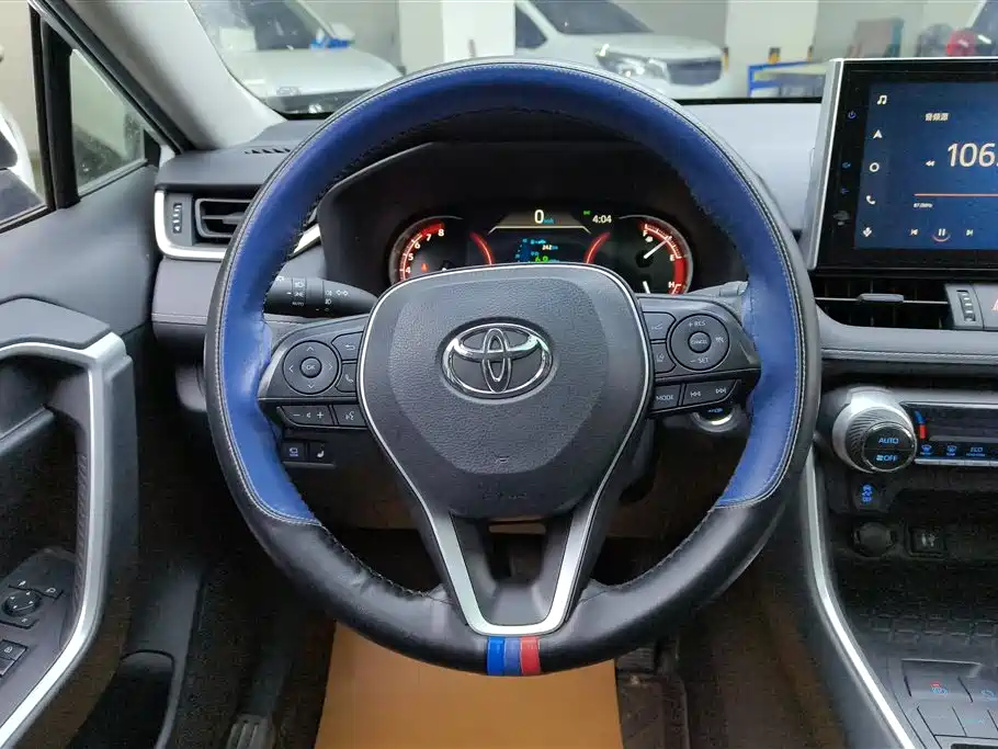 Toyota RAV4 2021 — фото 13