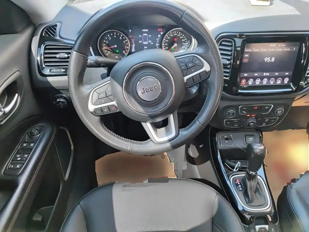 Jeep Compass 2021 — фото 11