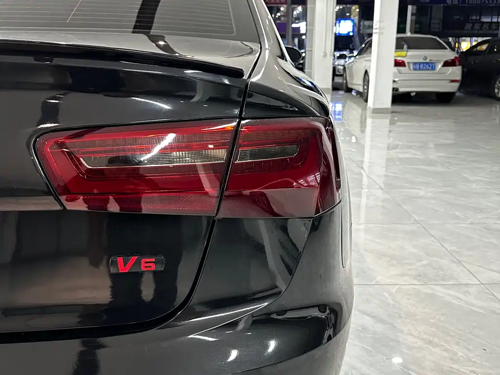 Audi A6L 2014 — фото 16