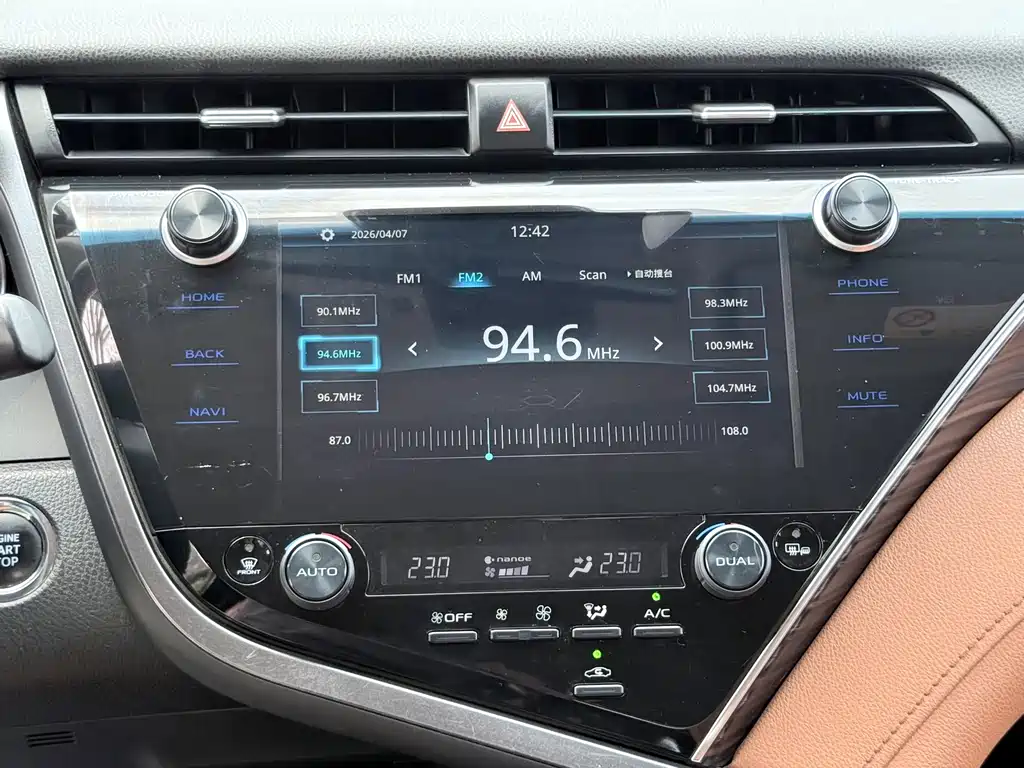 Toyota Camry 2021 — фото 14