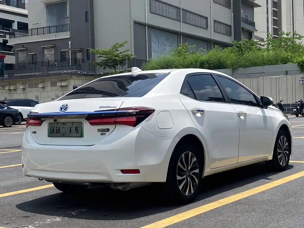 Toyota Corolla Dual Engine E+ 2022 — фото 4