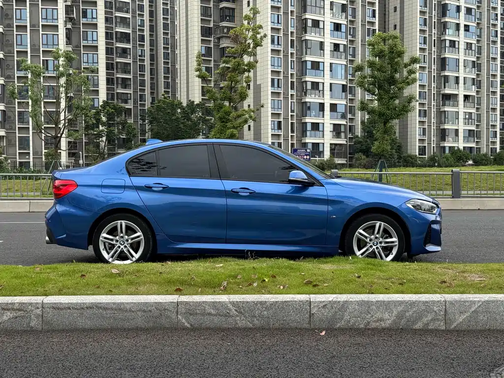 BMW 1 Series 2020 — фото 15