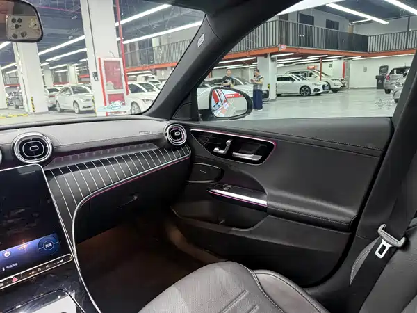 Mercedes-Benz C-Class 2024