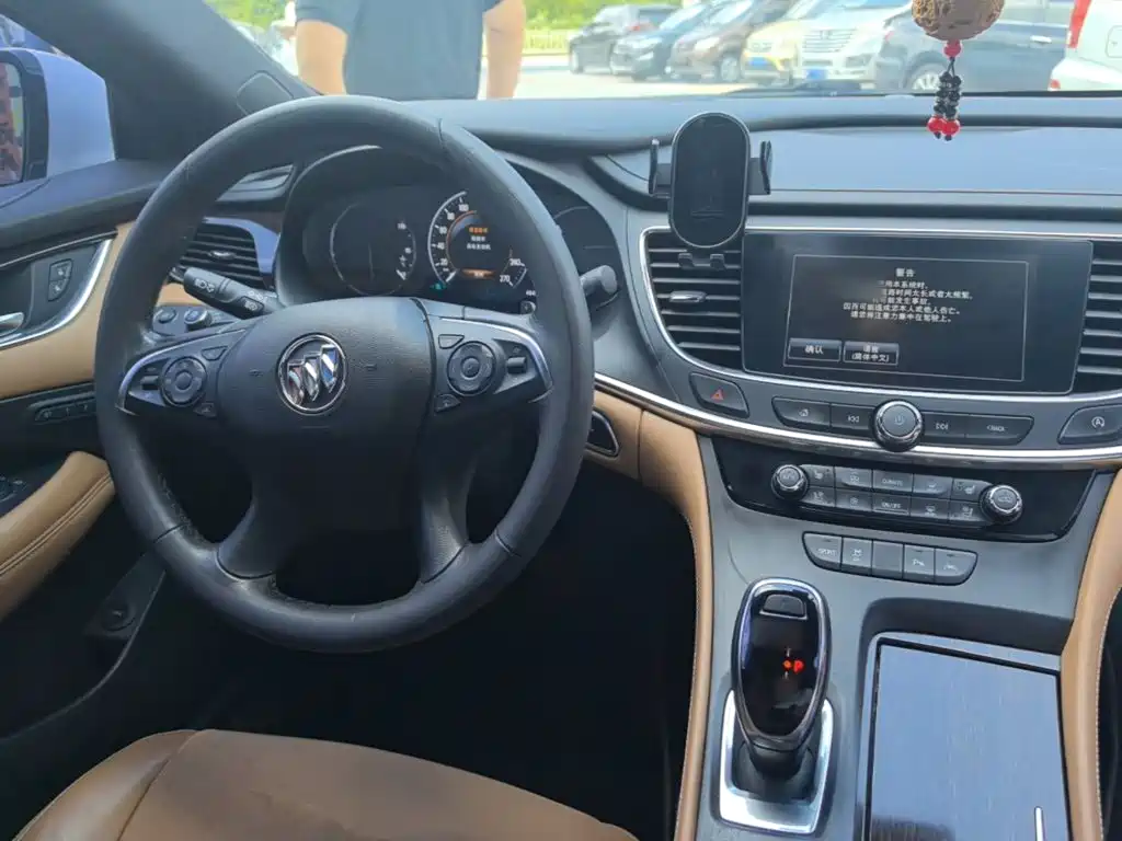 Buick LaCrosse 2018 — фото 10
