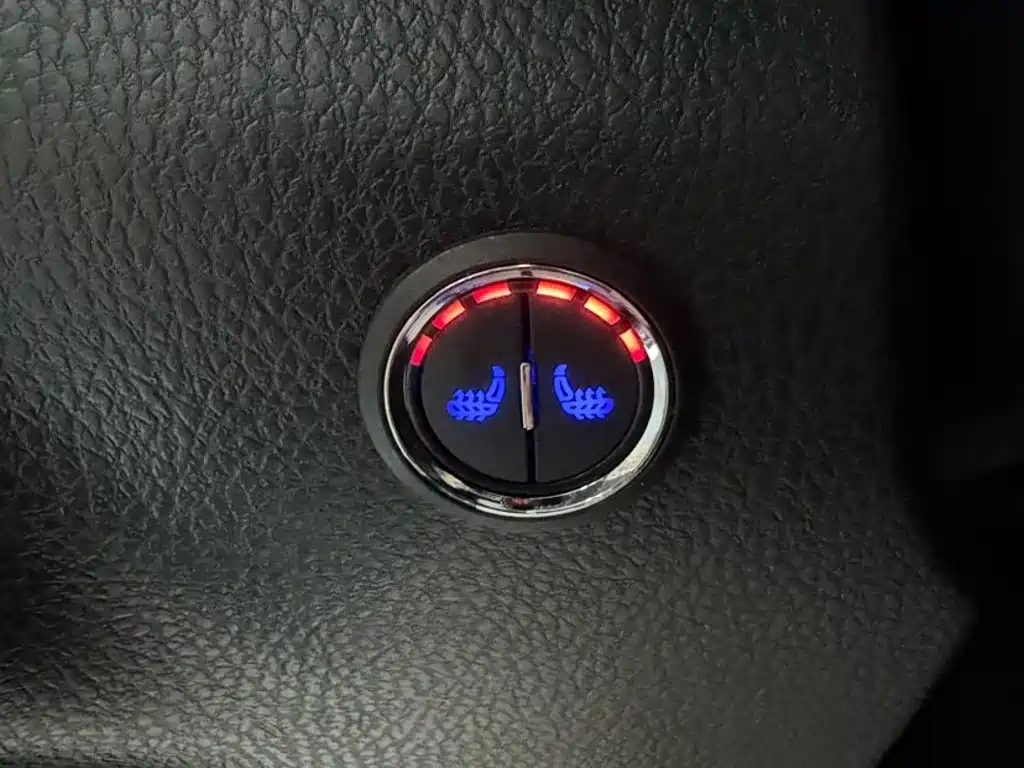 Toyota Yaris L 2022 — фото 15