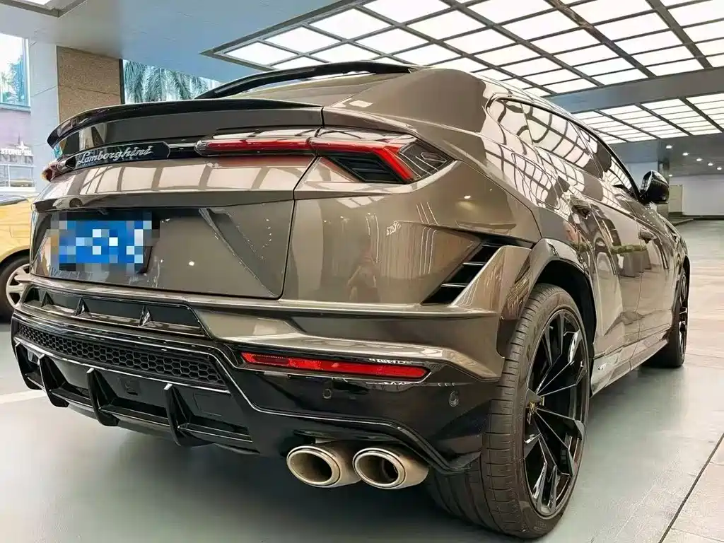 Lamborghini Urus 2024 — фото 3