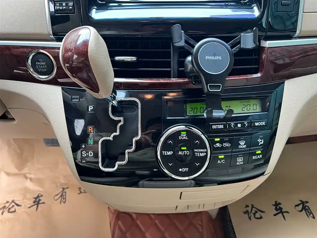 Toyota Previa 2018 — фото 12