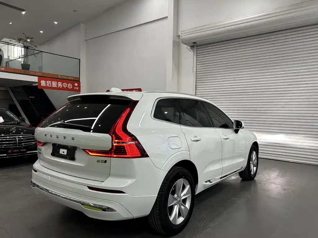 Volvo XC60 2021 — фото 4