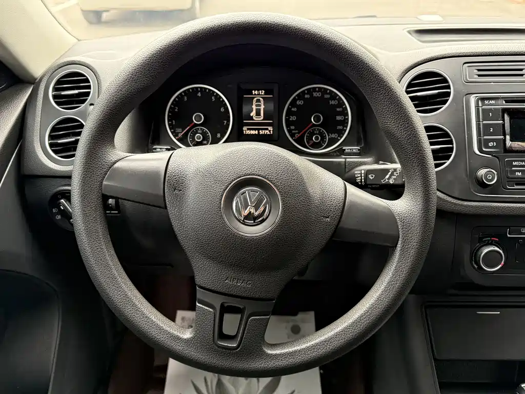 Volkswagen Tiguan 2016 — фото 15