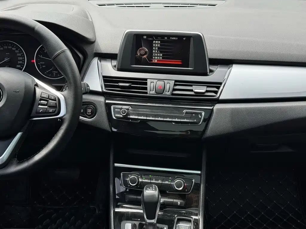 BMW 2 Series Active Tourer 2016 — фото 7
