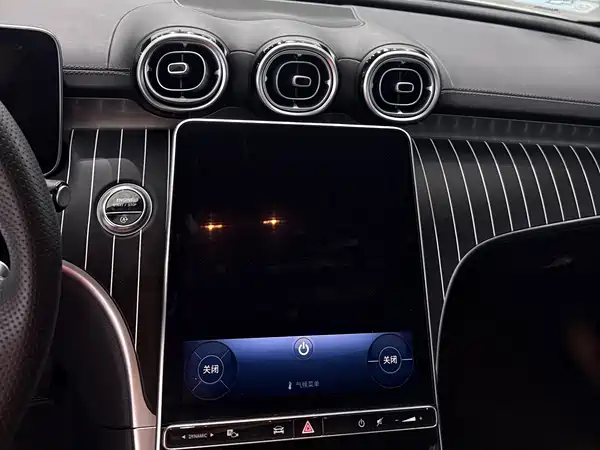 Mercedes-Benz C-Class 2024
