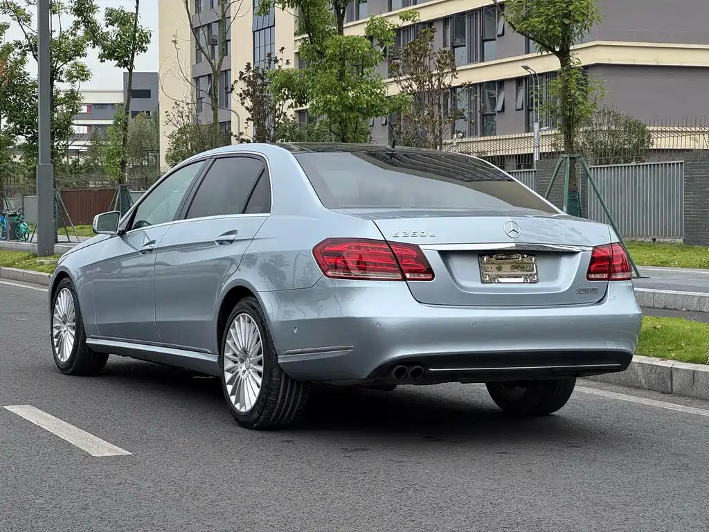 Mercedes-Benz E-Class 2014 — фото 16