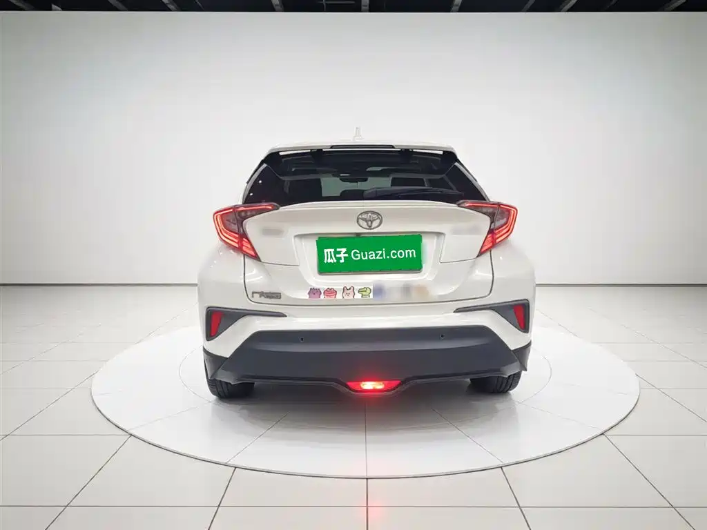 Toyota C-HR 2019 — фото 4