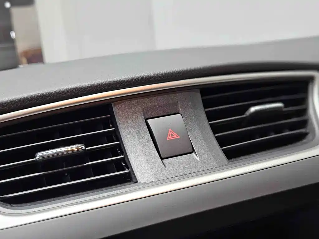 Nissan Sylphy — фото 18