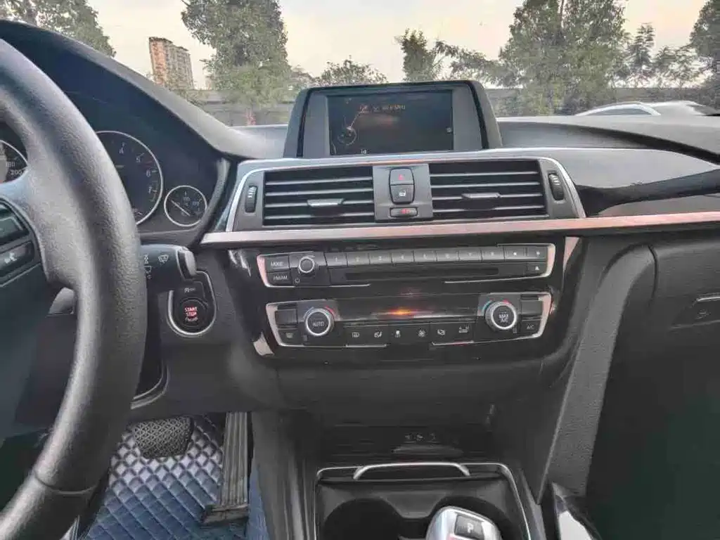 BMW 3 Series 2016 — фото 14