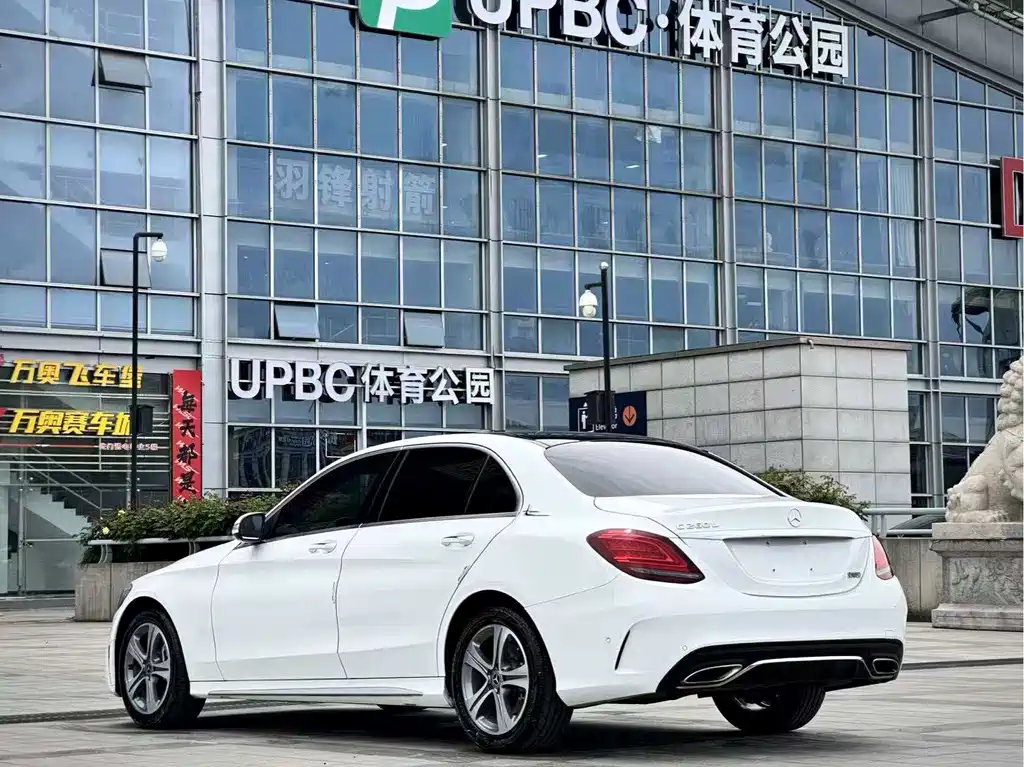 Mercedes-Benz C-Class 2019 — фото 3