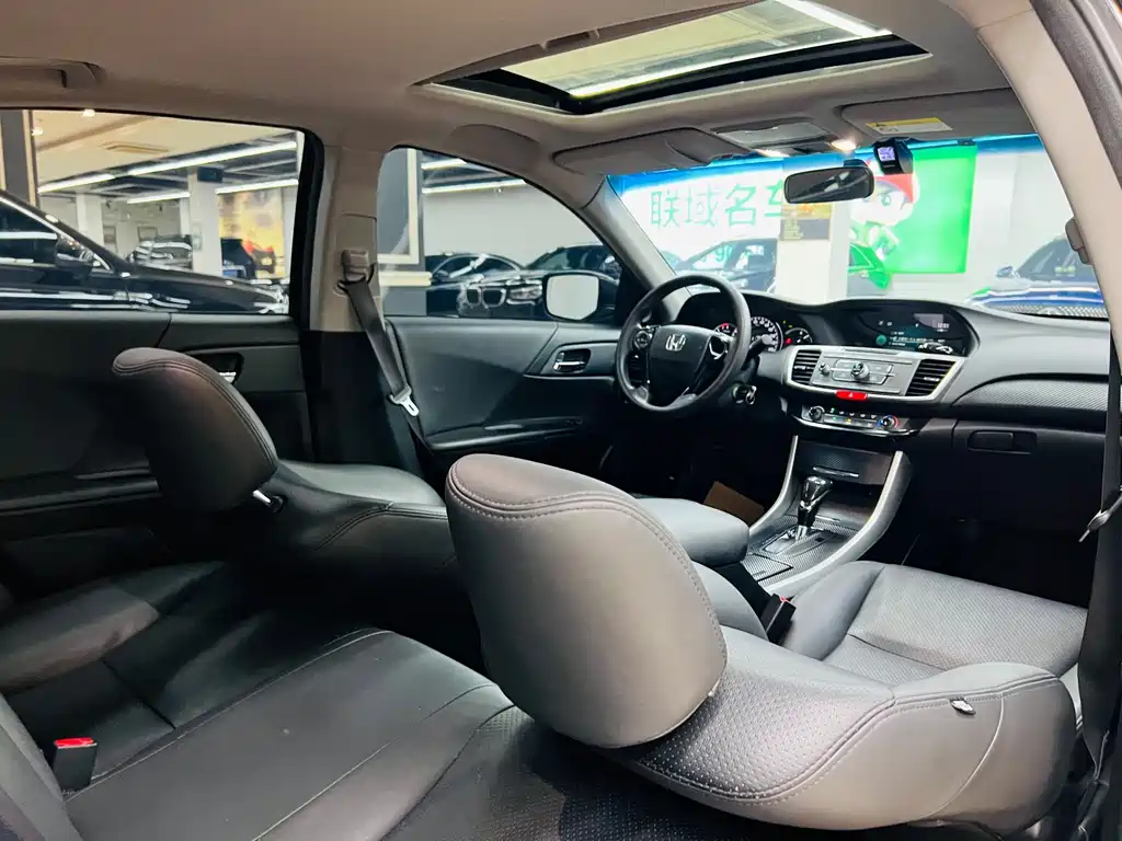 Honda Accord 2018 — фото 13