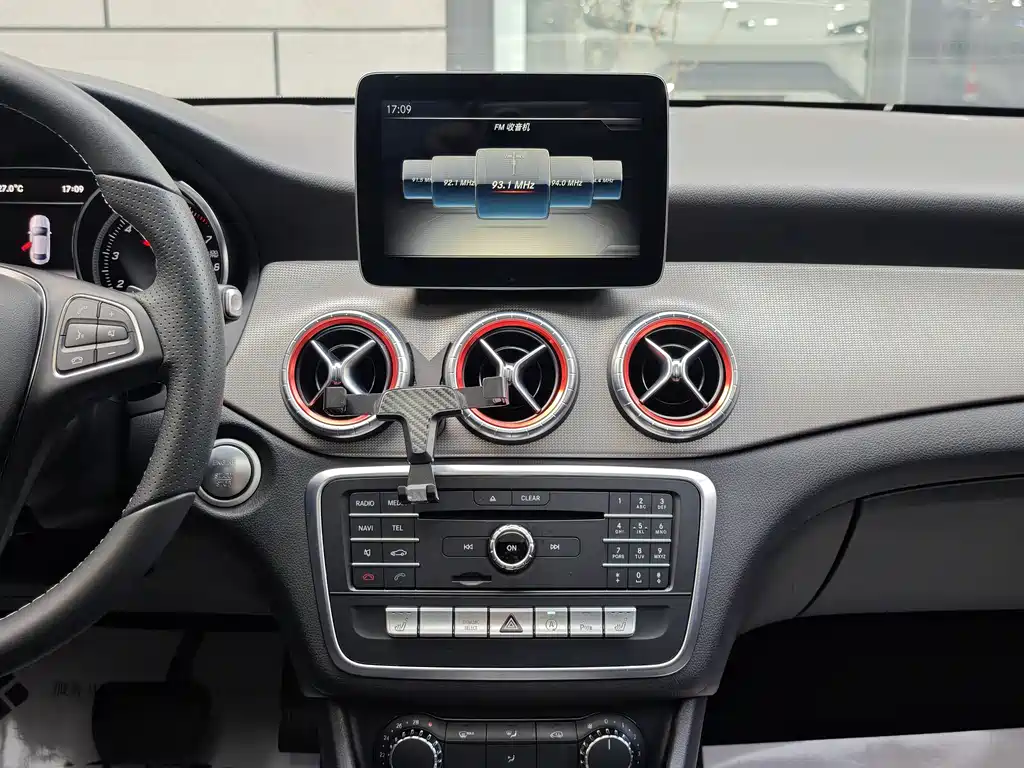 Mercedes-Benz CLA 2017 — фото 14