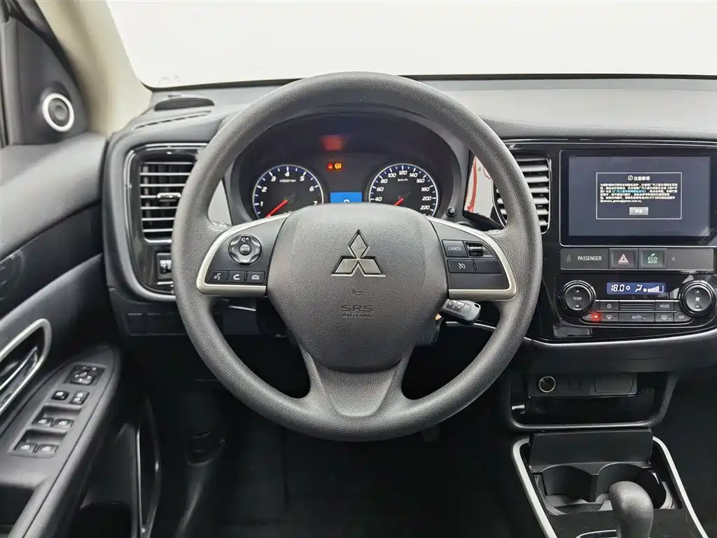 Mitsubishi Outlander 2022 — фото 11