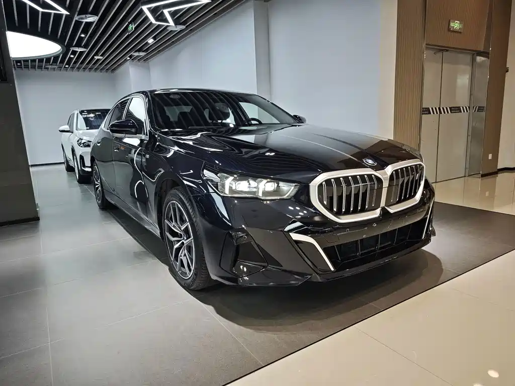 BMW i5 2024 — фото 3
