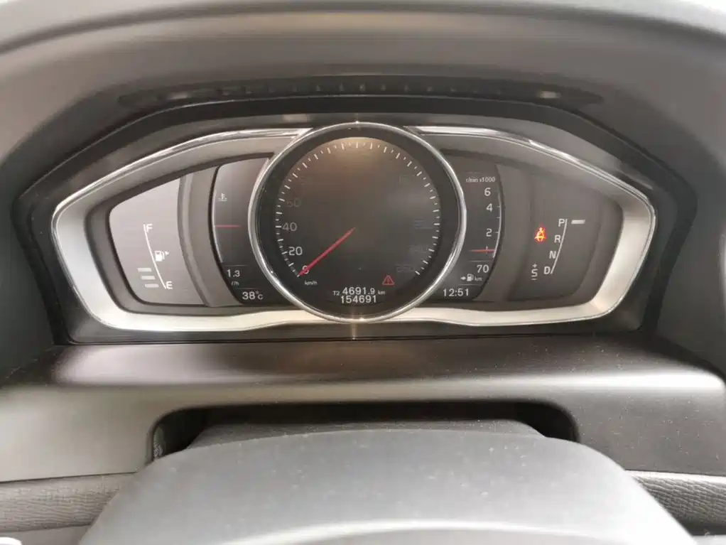 Volvo XC60 2015 — фото 12