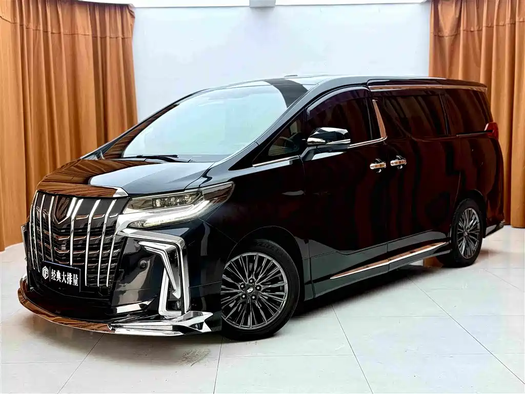 Toyota Alphard 2017 — фото 1