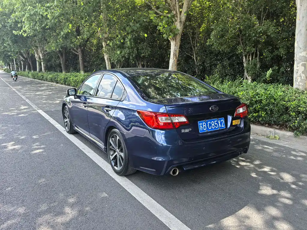 Subaru Legacy 2017 — фото 6