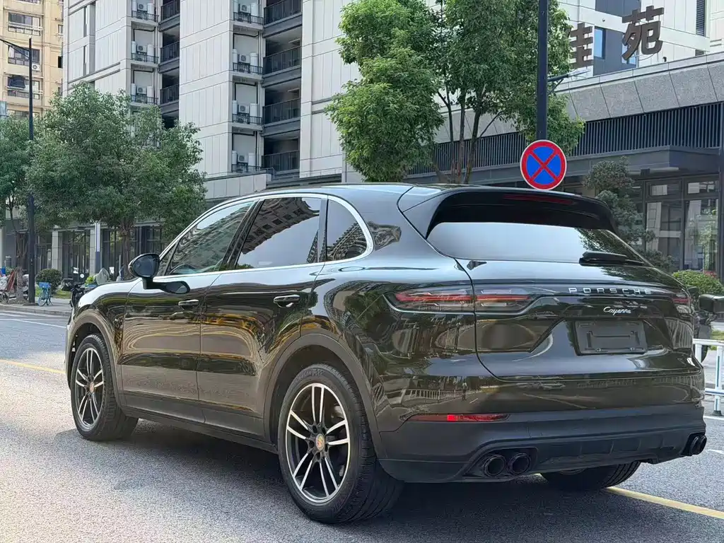 Porsche Cayenne 2018 — фото 9