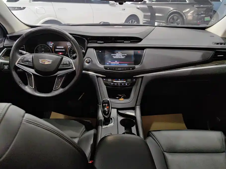 Cadillac XT5 2018 — фото 12