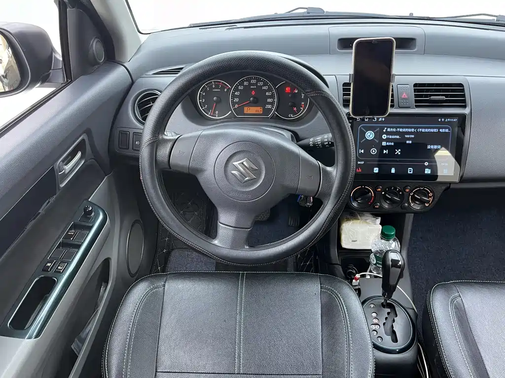 Suzuki Swift 2018 — фото 20