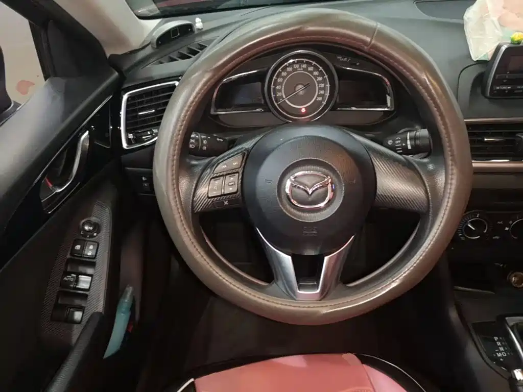 Mazda 3 Axela 2016 — фото 11