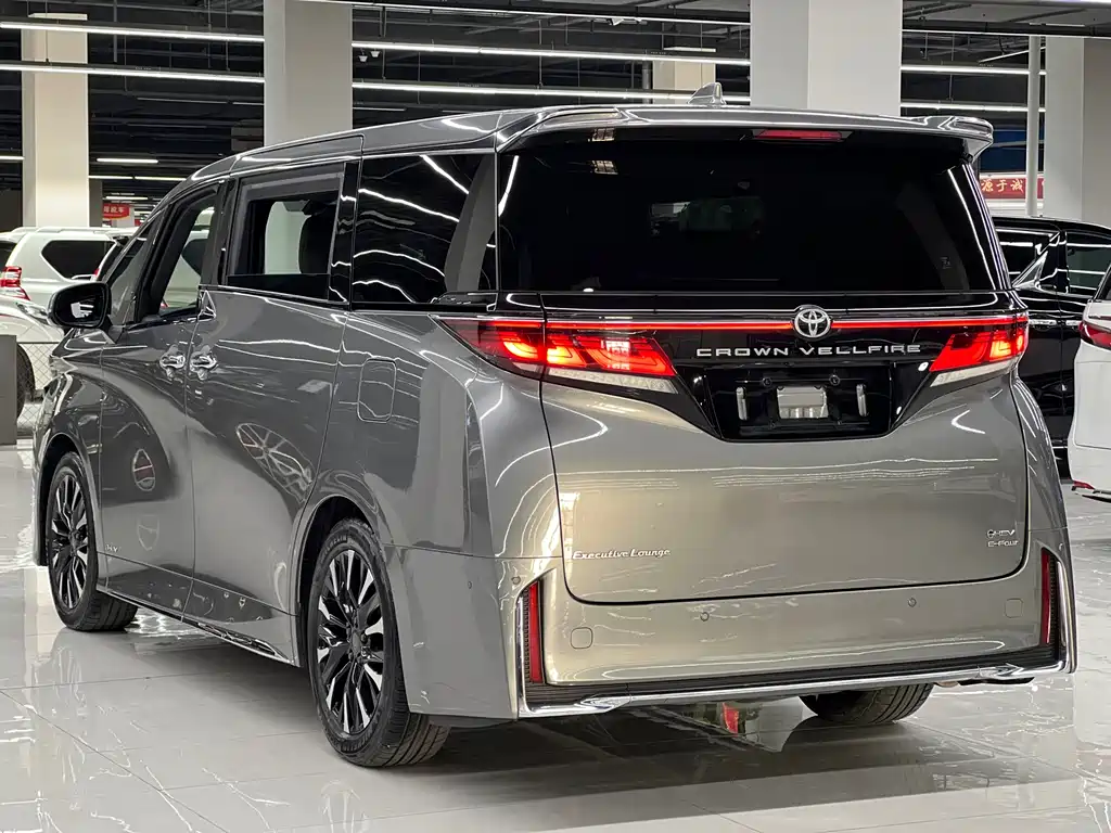 Toyota Vellfire 2023 — фото 6