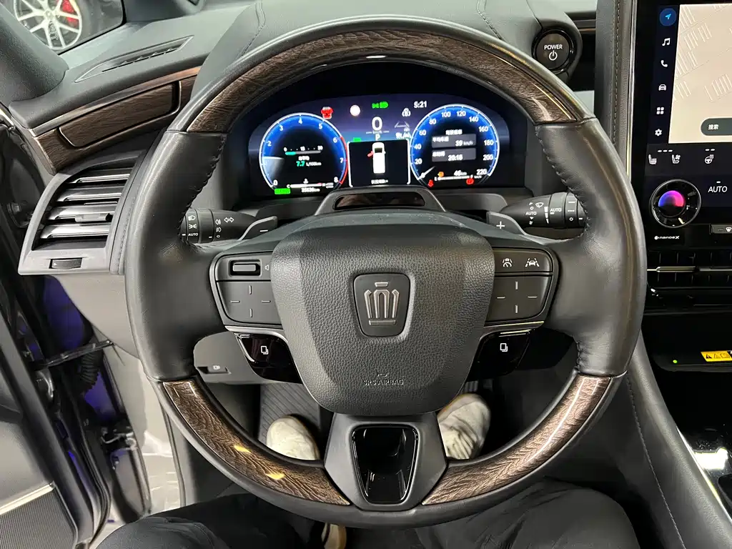 Toyota Vellfire 2023 — фото 22