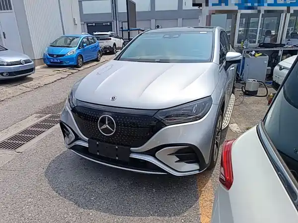 Mercedes-Benz EQE SUV 2024